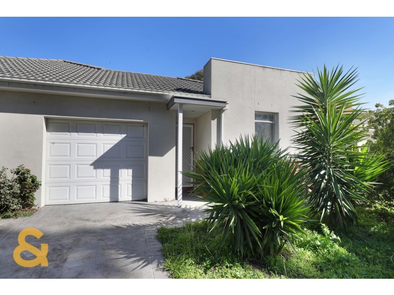 5 Crestview Close, Roxburgh Park VIC 3064