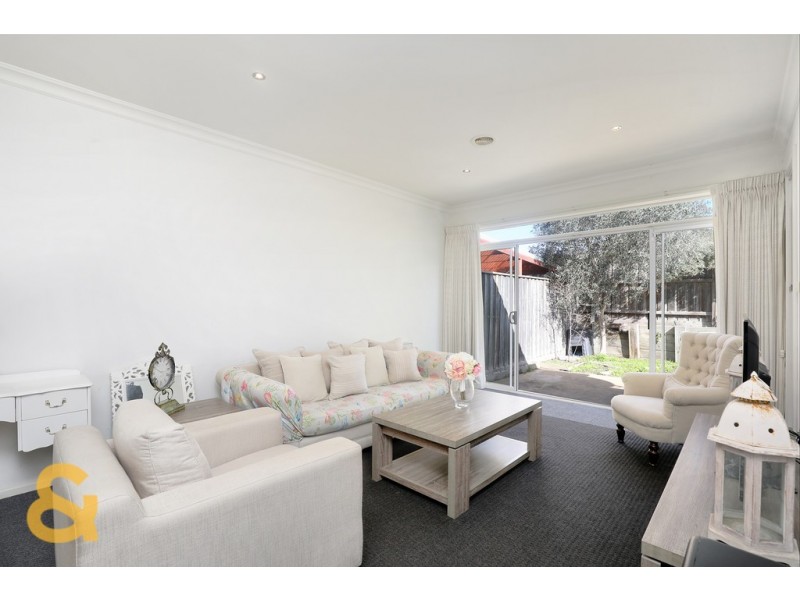 5 Crestview Close, Roxburgh Park VIC 3064