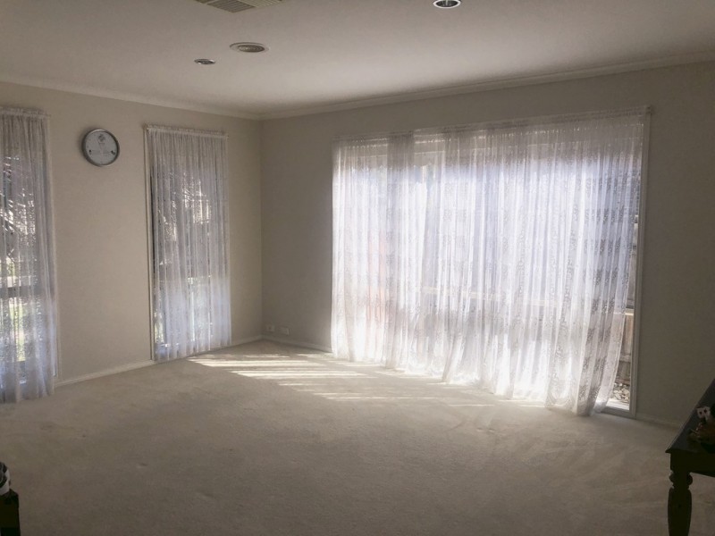 30 Thames Way, Roxburgh Park VIC 3064