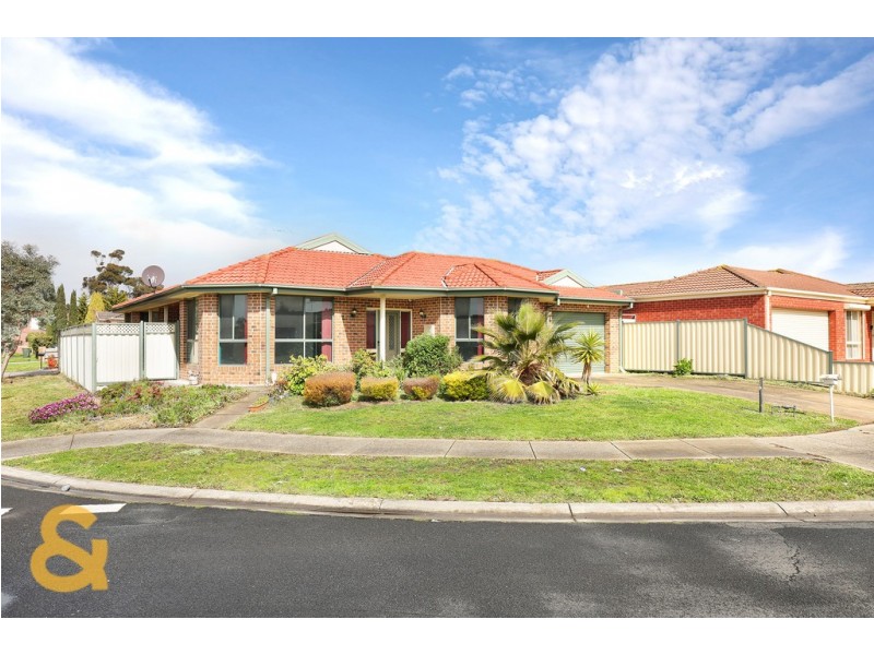 17 Mackellar Drive, Roxburgh Park VIC 3064