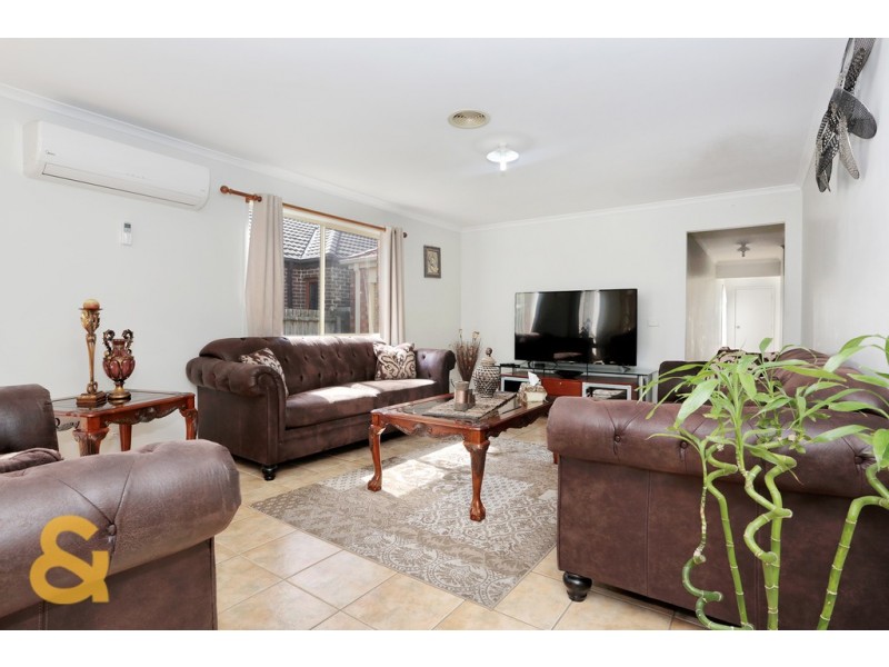 23 Lockwood Drive, Roxburgh Park VIC 3064