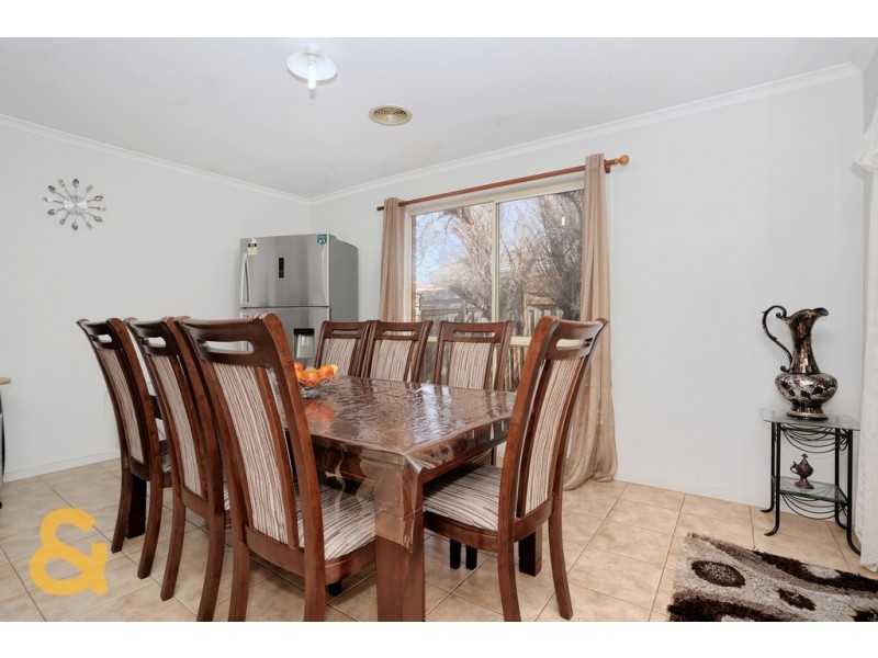 23 Lockwood Drive, Roxburgh Park VIC 3064