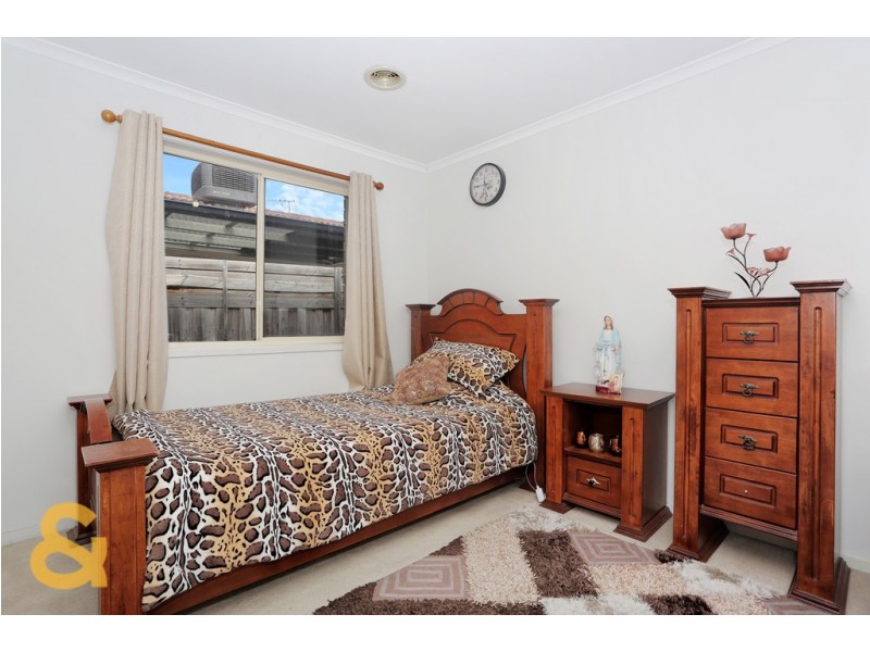 23 Lockwood Drive, Roxburgh Park VIC 3064