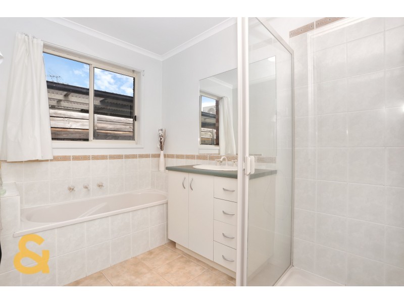 23 Lockwood Drive, Roxburgh Park VIC 3064
