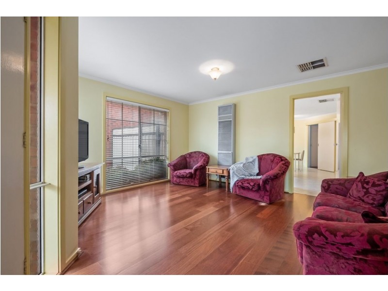 5 Perry Court, Roxburgh Park VIC 3064