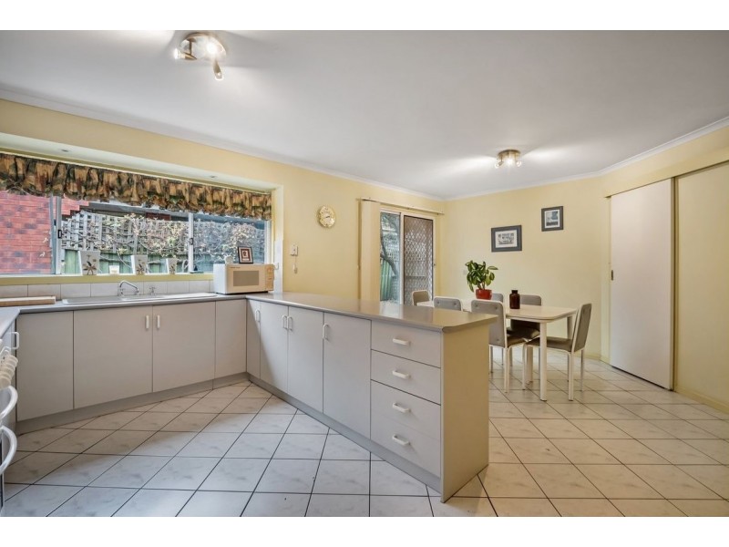 5 Perry Court, Roxburgh Park VIC 3064