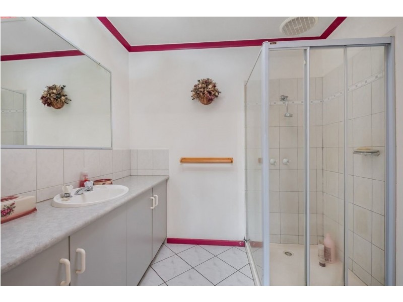 5 Perry Court, Roxburgh Park VIC 3064