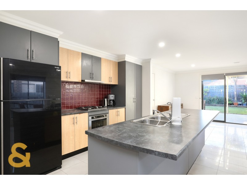 20 Brushwood Circuit, Roxburgh Park VIC 3064