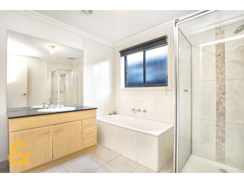 20 Brushwood Circuit, Roxburgh Park VIC 3064