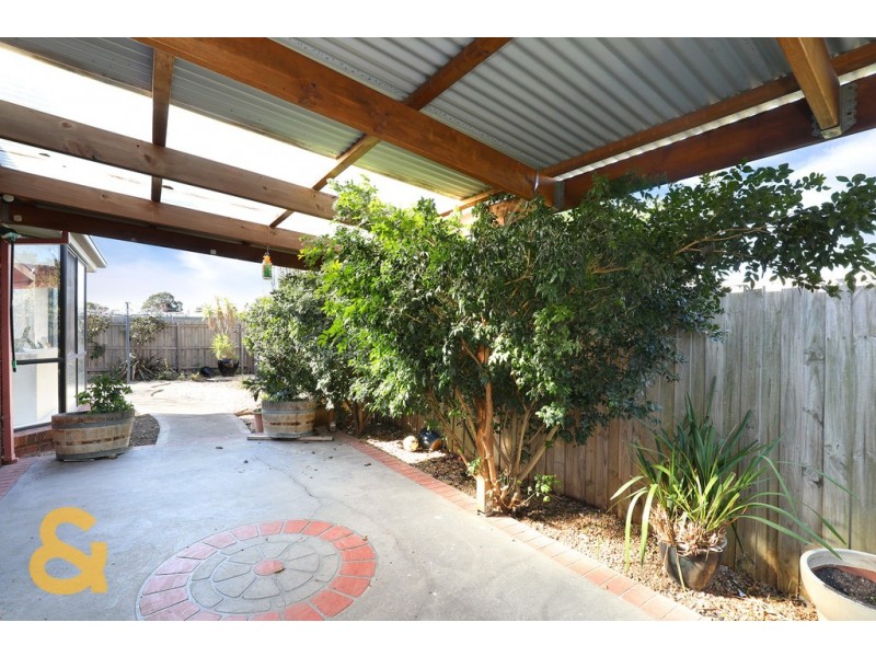 8 Neman Court, Roxburgh Park VIC 3064