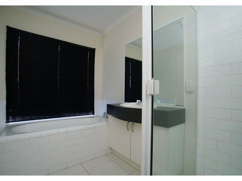 12 Sherwin Place, Roxburgh Park VIC 3064