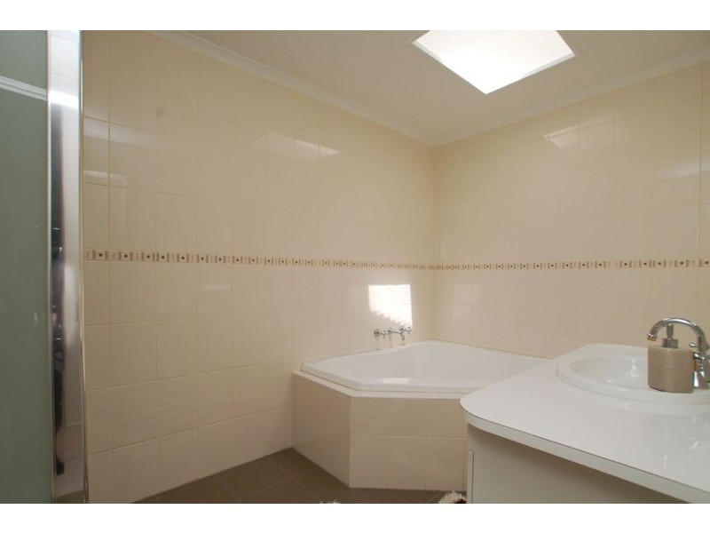 6 Tolson Court, Roxburgh Park VIC 3064