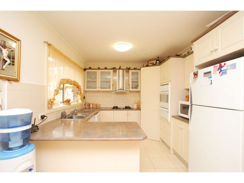 114 Rossiter Avenue, Roxburgh Park VIC 3064