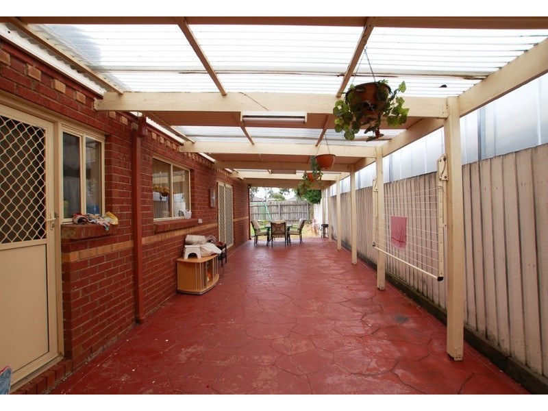 114 Rossiter Avenue, Roxburgh Park VIC 3064