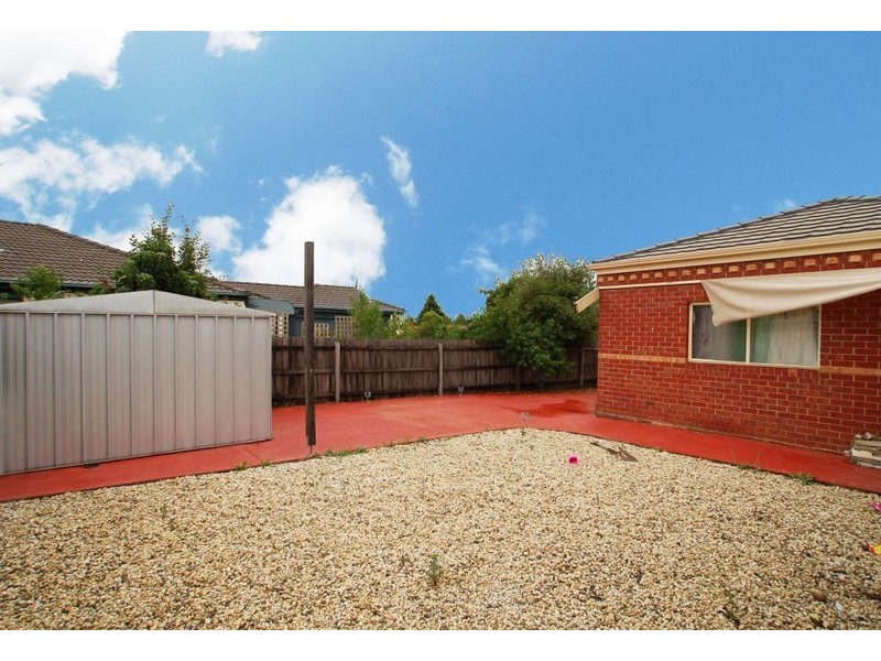 114 Rossiter Avenue, Roxburgh Park VIC 3064