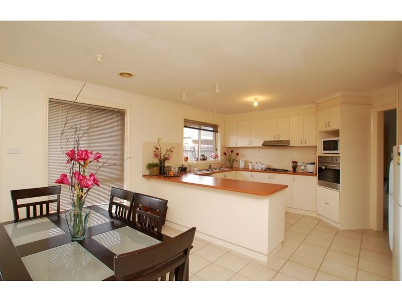 41 Rio Grande Drive, Roxburgh Park VIC 3064