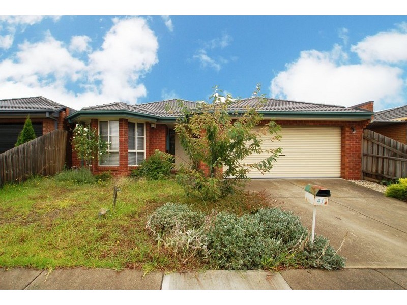 41 Rio Grande Drive, Roxburgh Park VIC 3064