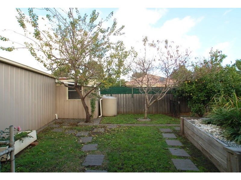 25 McConnell Crescent, Roxburgh Park VIC 3064