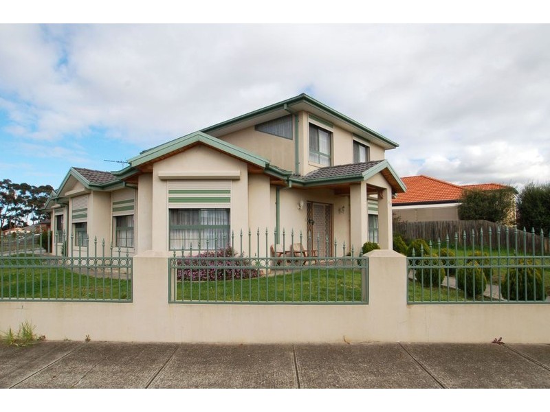 64 Mckenzie Crescent, Roxburgh Park VIC 3064