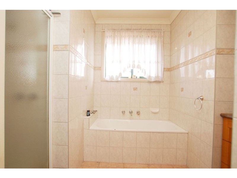 64 Mckenzie Crescent, Roxburgh Park VIC 3064