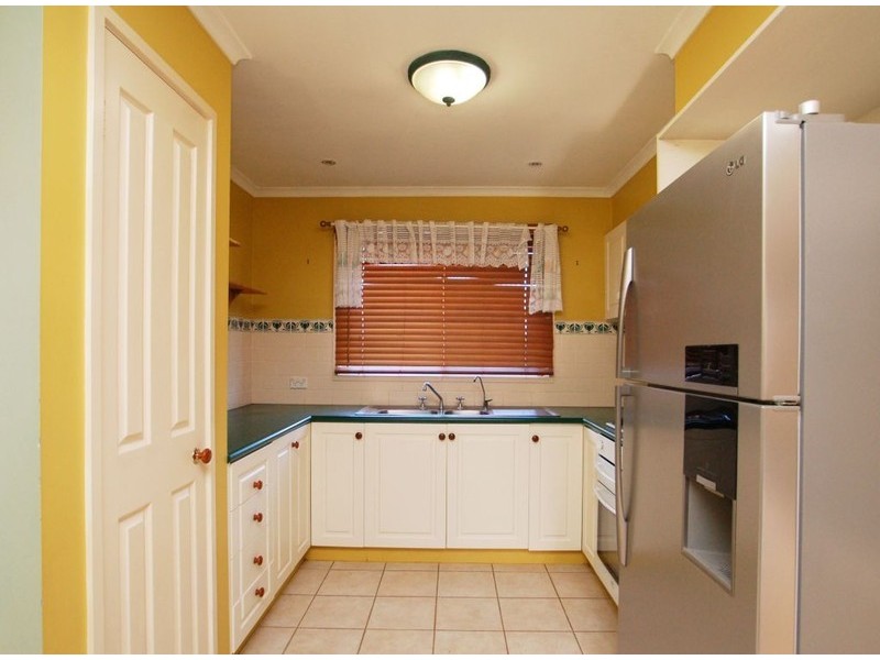 39 st clair Blvd, Roxburgh Park VIC 3064