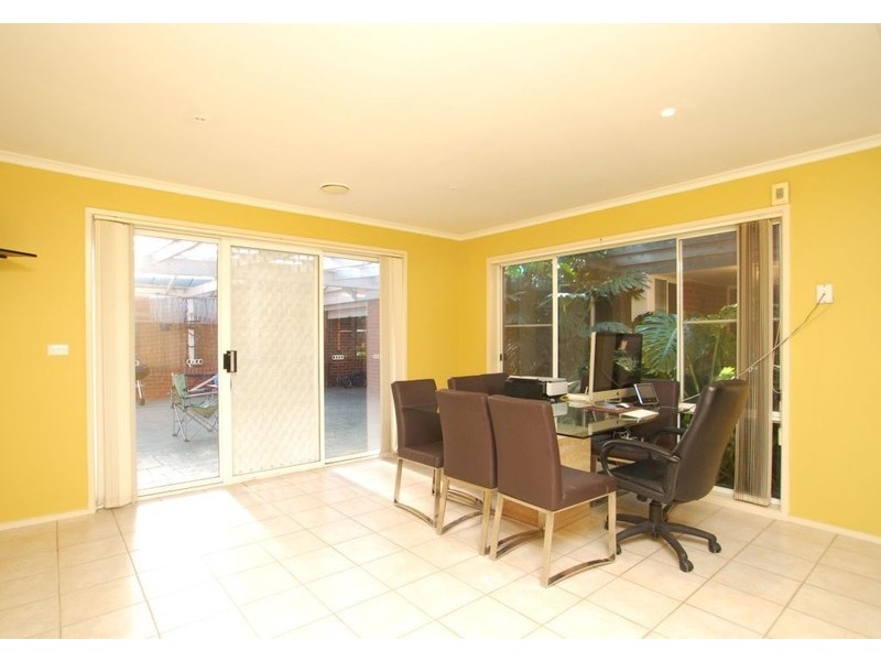 39 st clair Blvd, Roxburgh Park VIC 3064