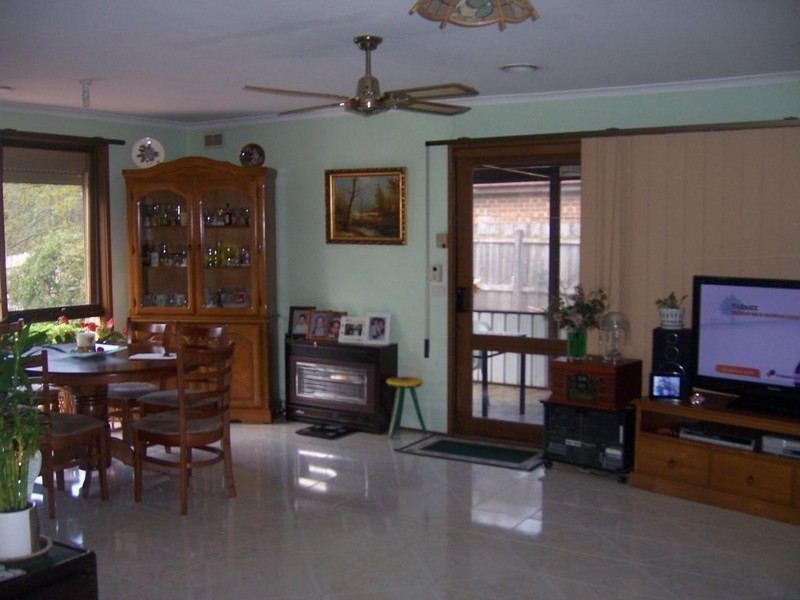 25 Mitford Crescent, Craigieburn VIC 3064