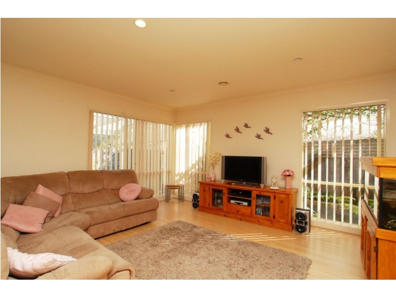 38 Wisla Circuit, Roxburgh Park VIC 3064