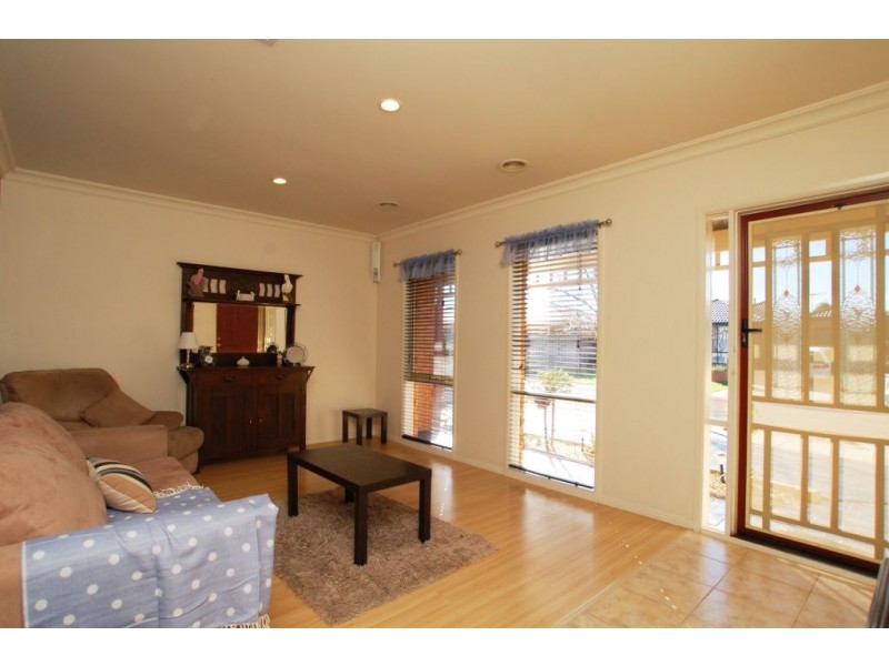 38 Wisla Circuit, Roxburgh Park VIC 3064