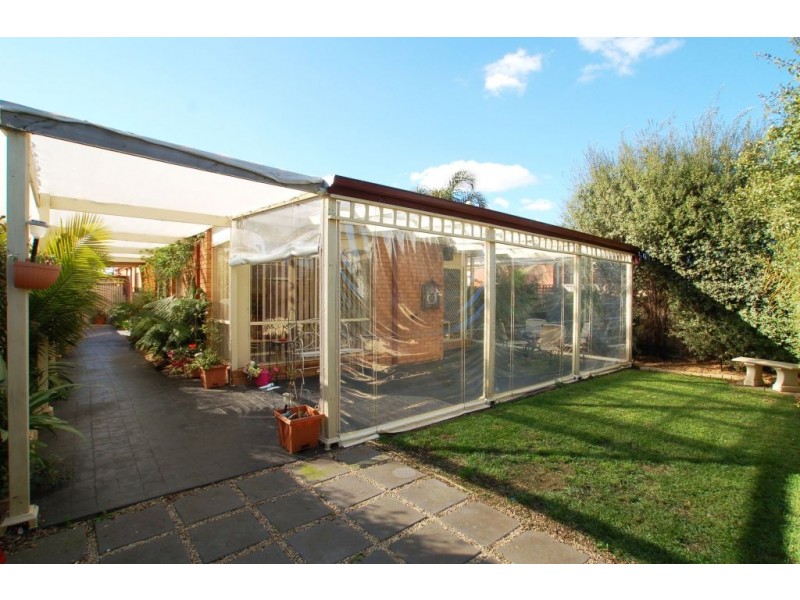 38 Wisla Circuit, Roxburgh Park VIC 3064