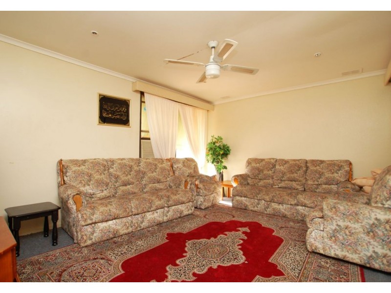 16 Ruby Court, Meadow Heights VIC 3048