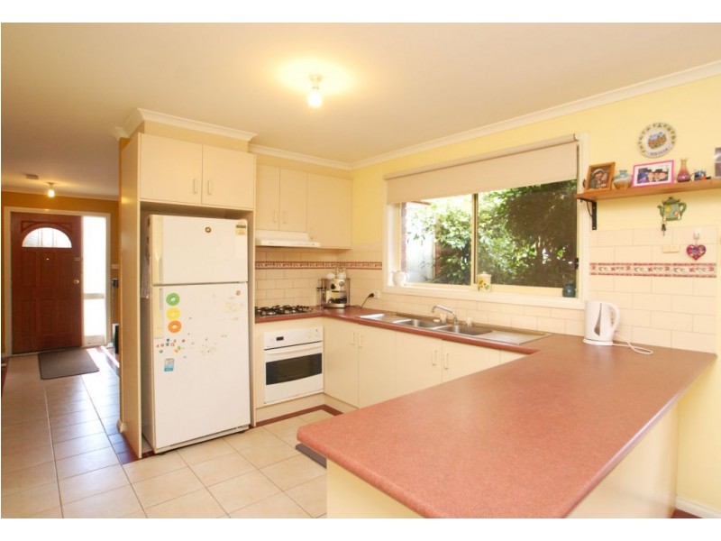 11 Lynx Avenue, Roxburgh Park VIC 3064