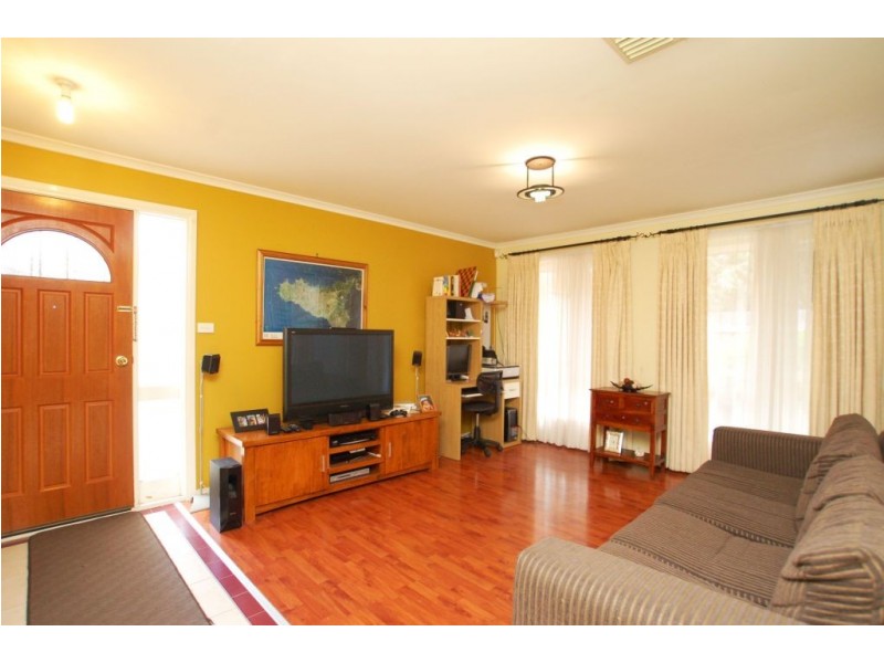 11 Lynx Avenue, Roxburgh Park VIC 3064