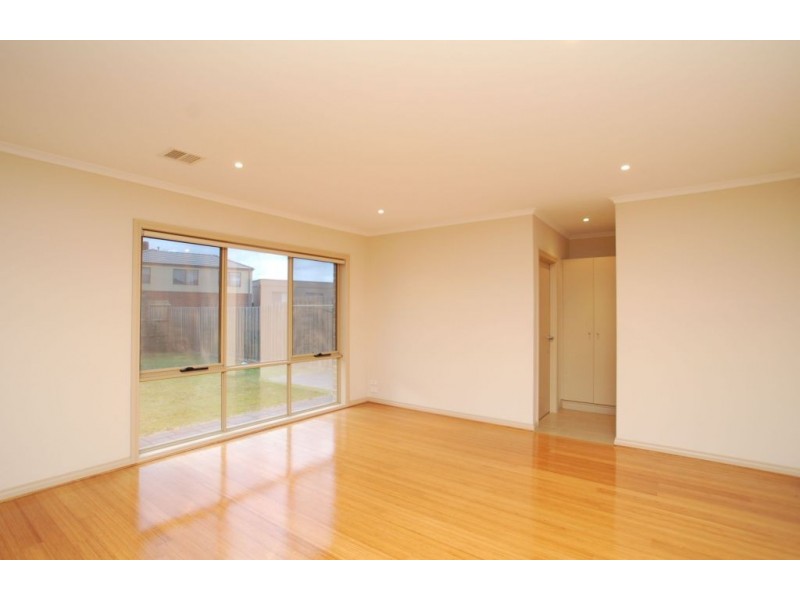 8 Sienna Court, Roxburgh Park VIC 3064