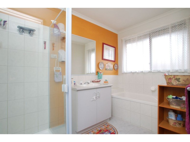 10 Manton Place, Roxburgh Park VIC 3064