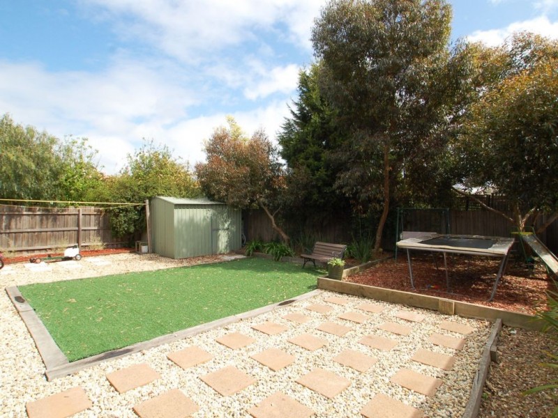 7  St Clair Blvd, Roxburgh Park VIC 3064