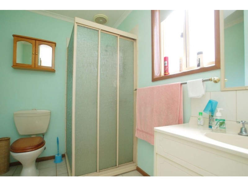 13 Molineux Way, Roxburgh Park VIC 3064