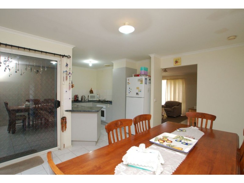 18 Mensa Court, Roxburgh Park VIC 3064