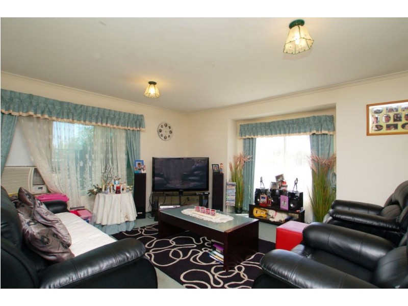 45 Lincolne Crescent, Roxburgh Park VIC 3064