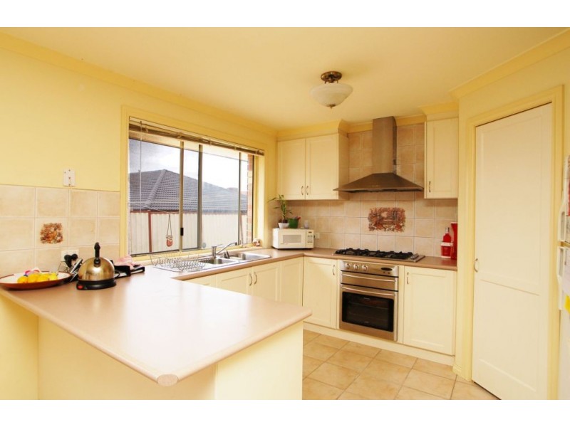 11 Wattleview Road, Roxburgh Park VIC 3064