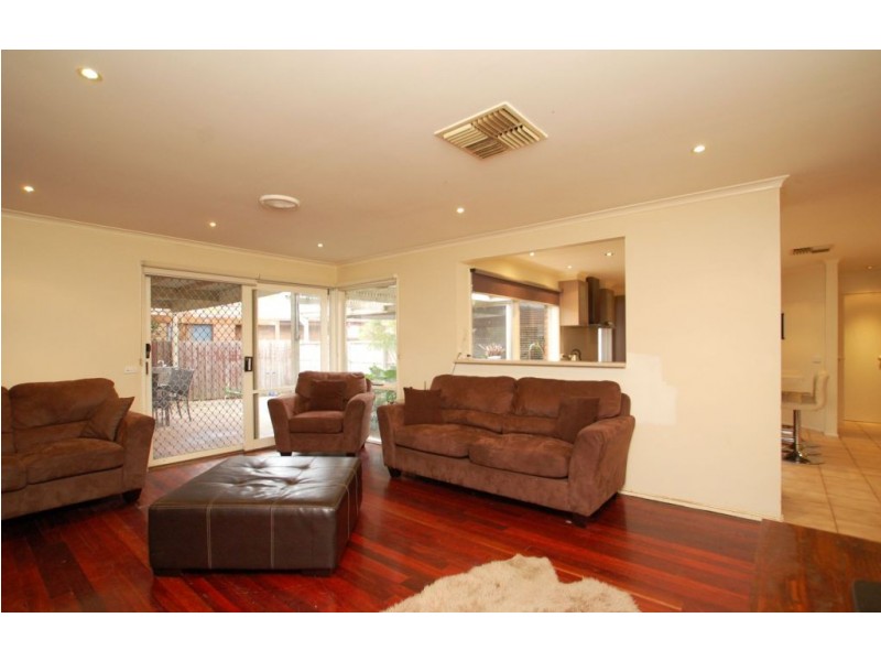 5 Ottery Court, Craigieburn VIC 3064