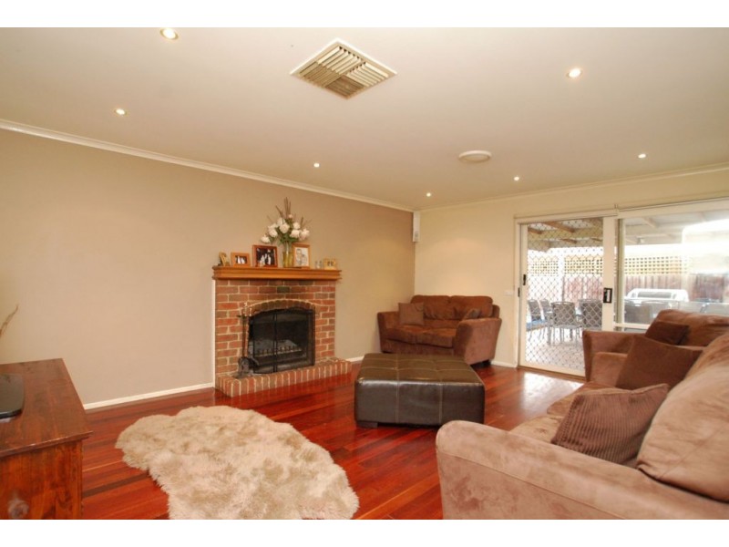 5 Ottery Court, Craigieburn VIC 3064