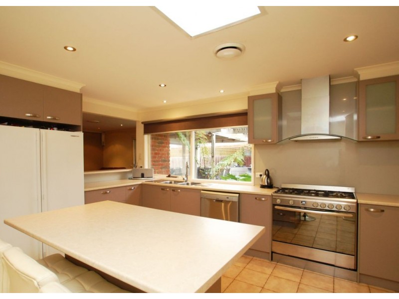 5 Ottery Court, Craigieburn VIC 3064