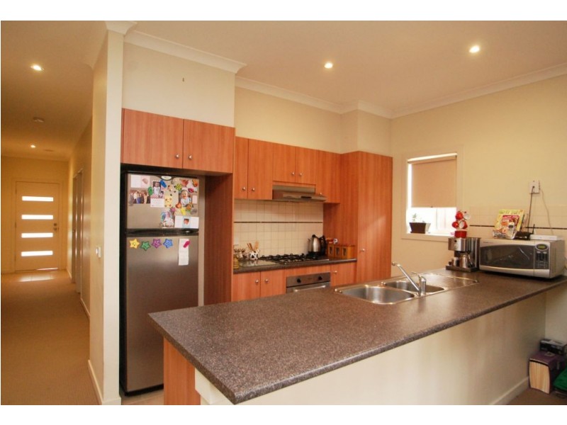 27 The Garlands, Craigieburn VIC 3064