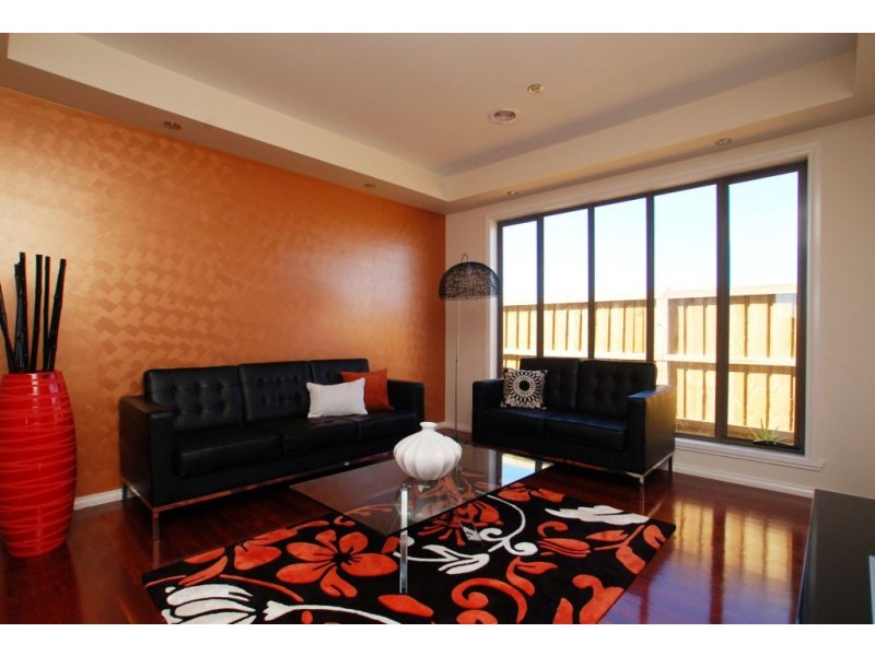 4 Hedges Street, Craigieburn VIC 3064