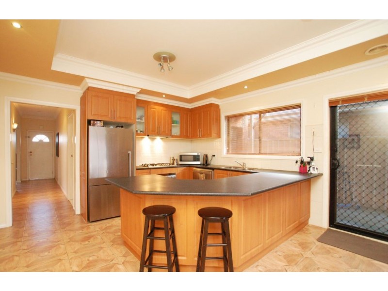 17 Bay Meadow Green, Craigieburn VIC 3064