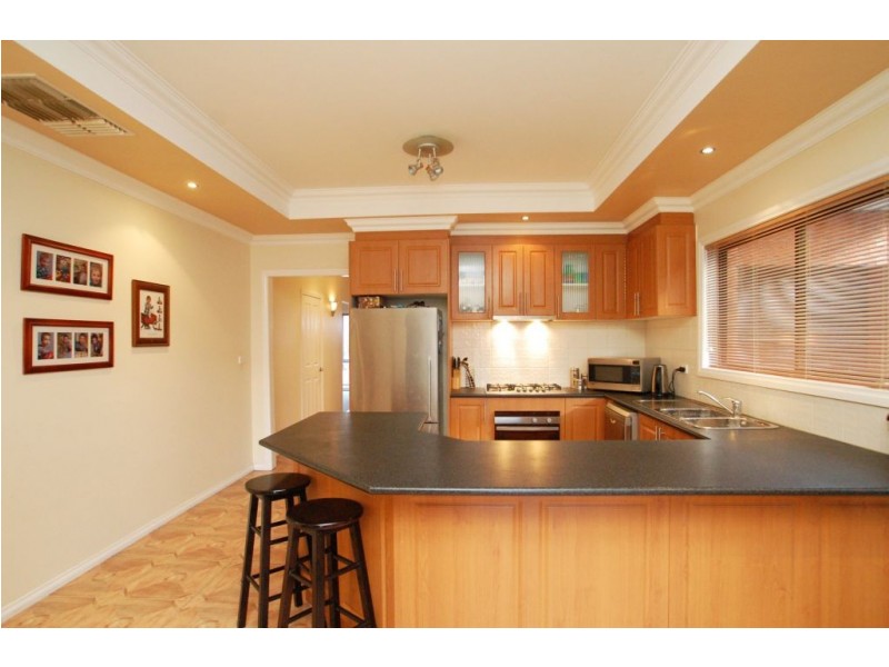 17 Bay Meadow Green, Craigieburn VIC 3064