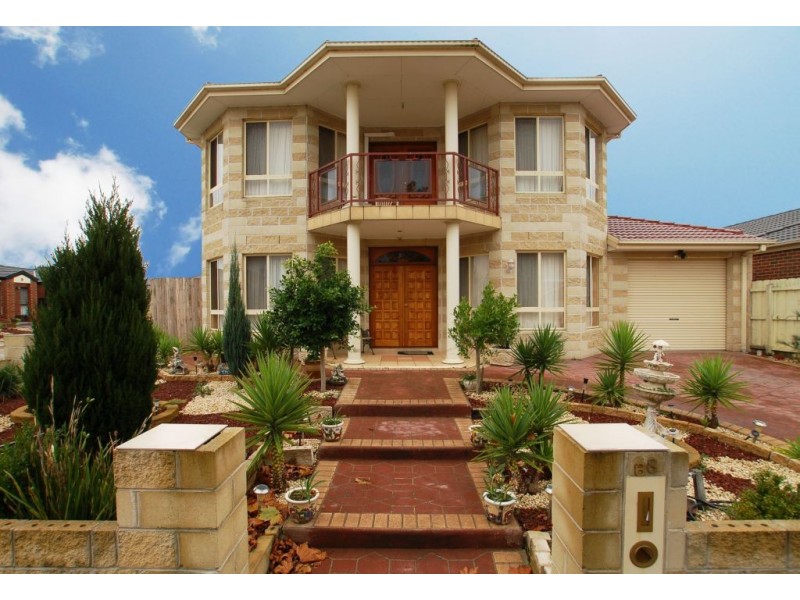 68 Lockwood Drive, Roxburgh Park VIC 3064