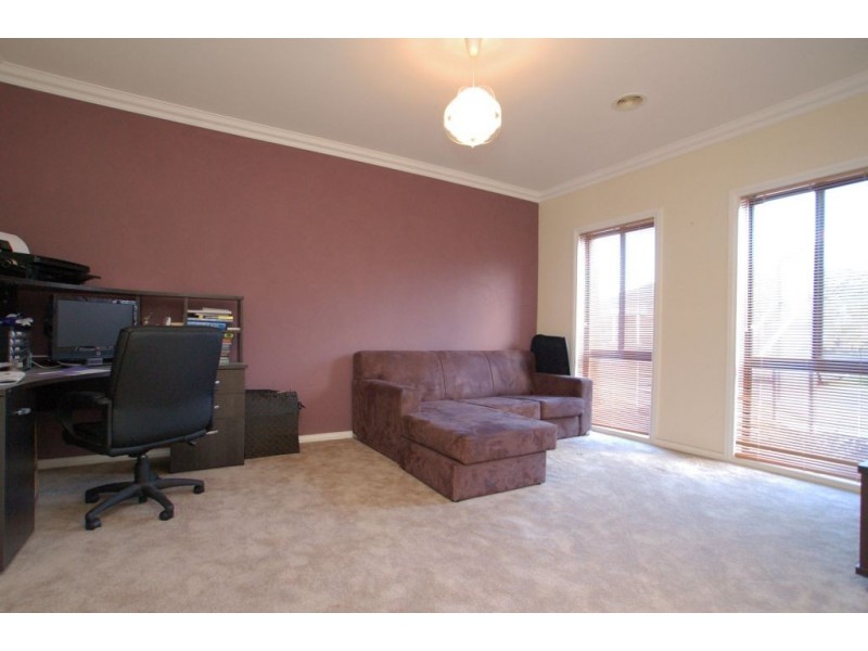 17 Bay Meadow Green, Craigieburn VIC 3064