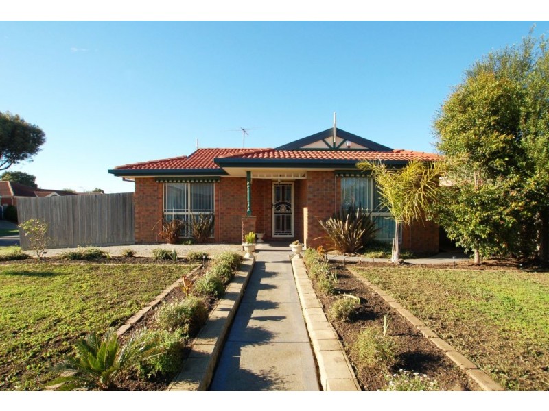 34 Murchison Drive, Roxburgh Park VIC 3064